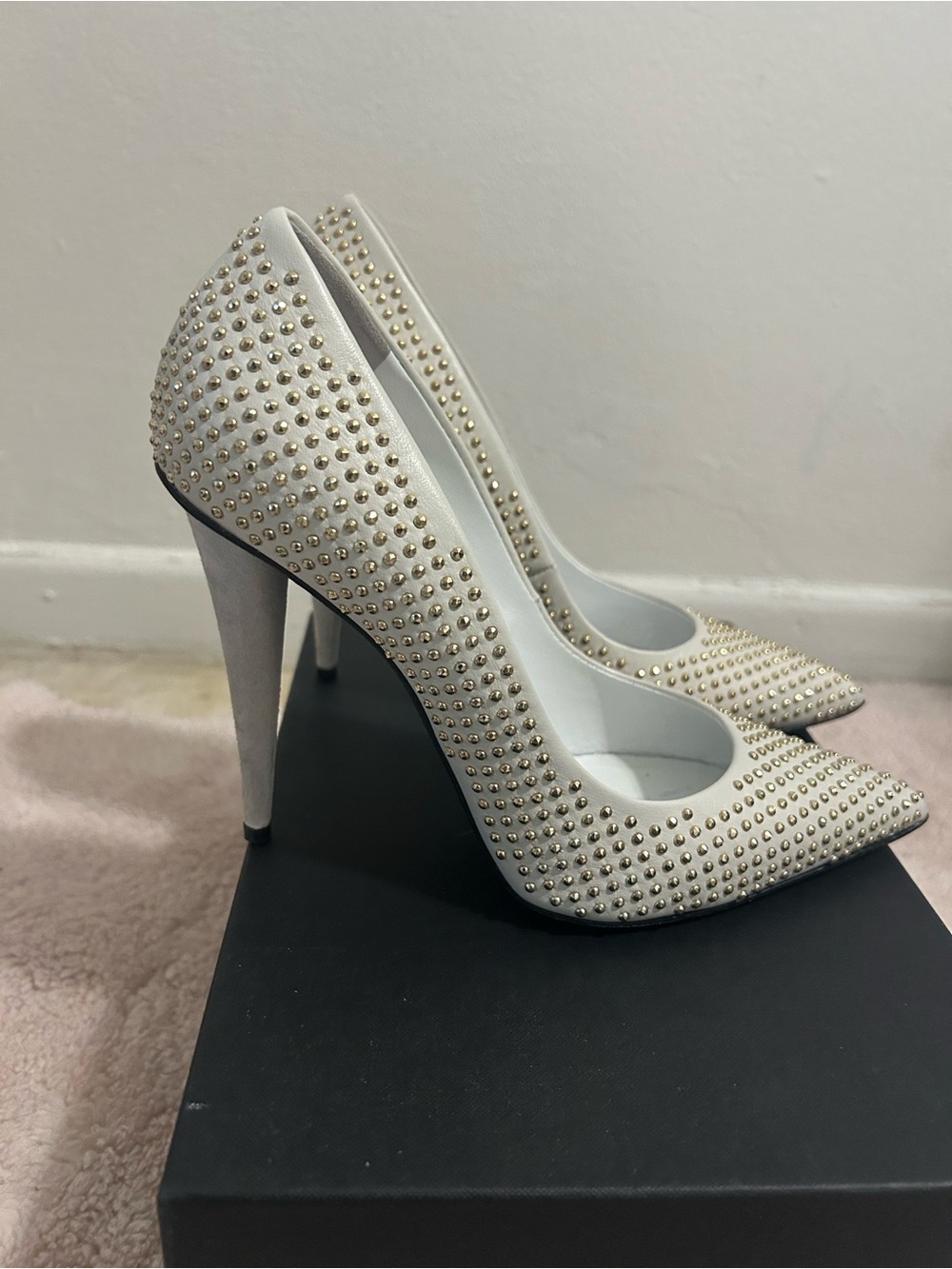 Giuseppe Zanotti White Pointed Studded Pumps